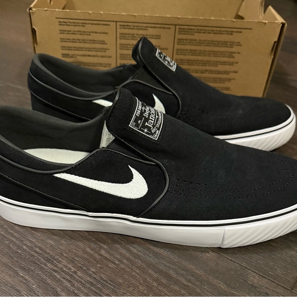 Nike SB Janoski+ Slip-ons